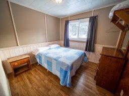 bedroom2_copy3