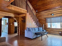 cabin-23-livingroom_1