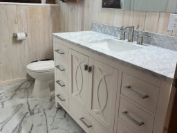 unit23_bathroom