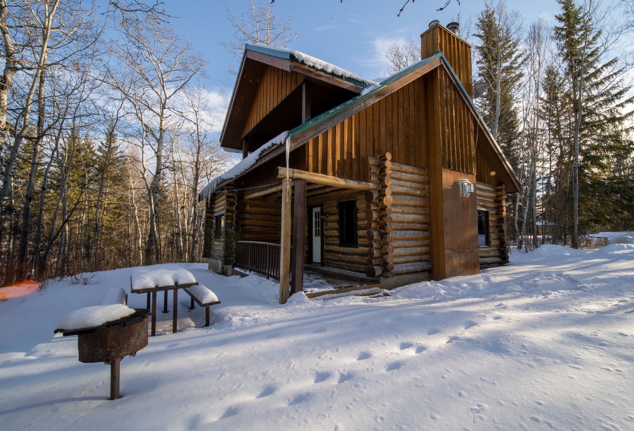 Greenwater Cabin Rentals Ltd. - 3 Bedroom Log